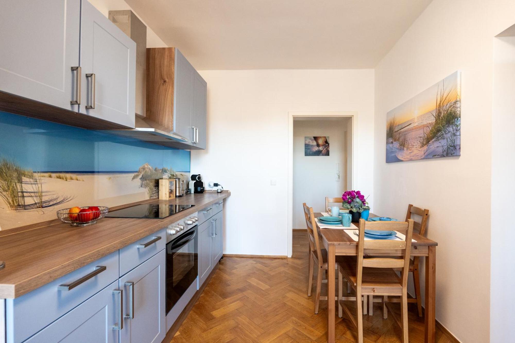 Doppelhaus- Villa Leipzig Schleussig , Moderner Altbau Apartment Dachetage Mit 2 Schlafzimmern Und Separatem Zusatzzimmer , Parkplatz - Balkon - Kamin - Eicheparkett - Arbeitsplatz Buitenkant foto